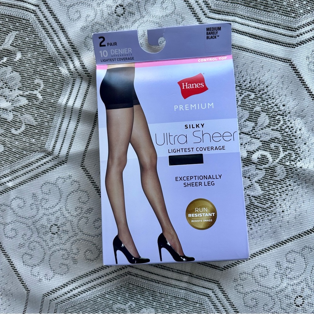 Hanes Premium Silky Ultra Sheer Pantyhose Black 2-Pair Control Top Size M